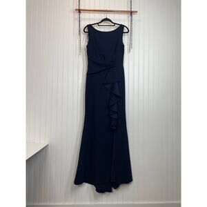 Betsy and Adam Christine Scuba Crepe Ruffled Bow Gown Wedding Formal Size 8